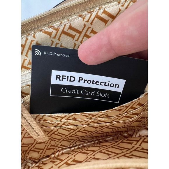 Tignanello Belt Bag Bella Belt Bag Dune Genuine Leather Crossbody RFID Beige - Picture 8 of 9